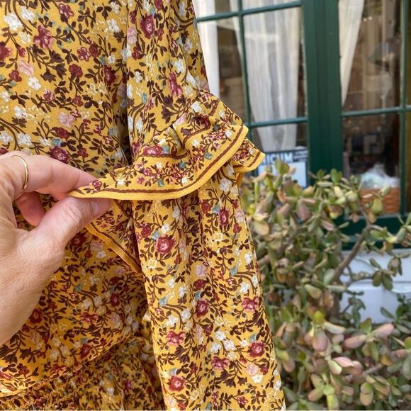 Max Studio Crepe 3/4 Sleeve Tie Front Blouse size small - Picture 6 of 13